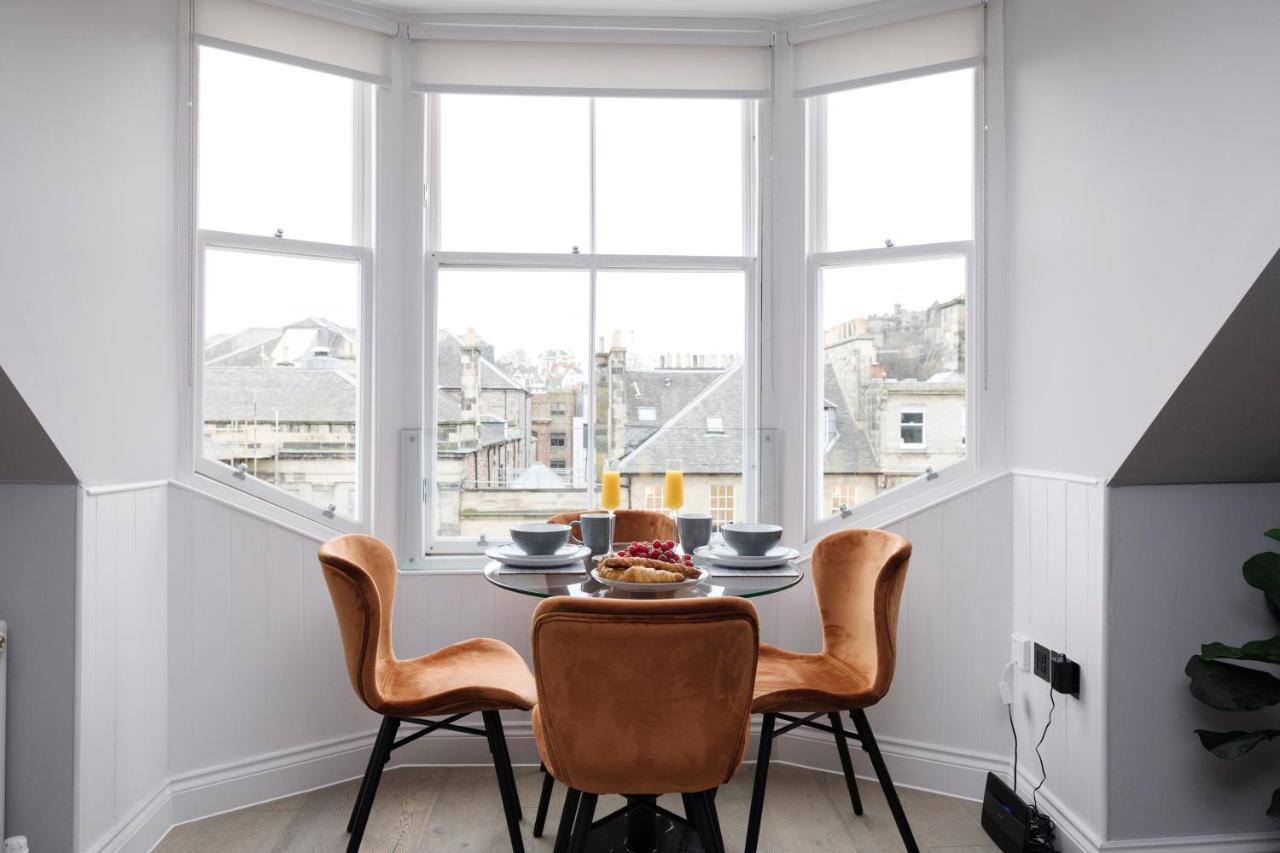 Altido Gorgeous Flat Overlooking Edinburgh Castle Dış mekan fotoğraf